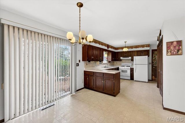 521 Leawood Drive, Swansea, IL 62226