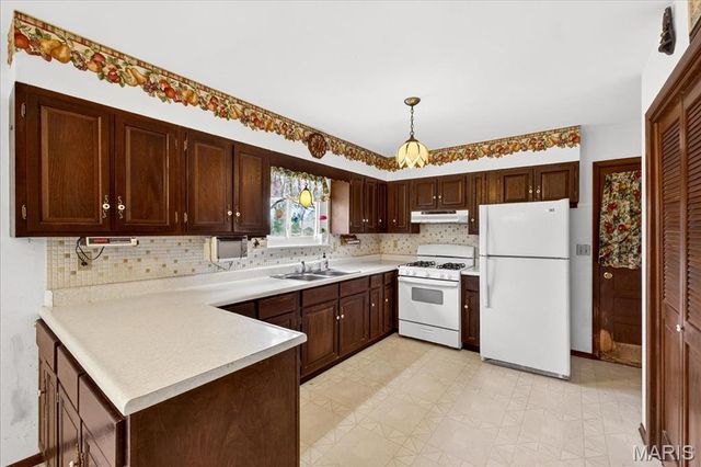 521 Leawood Drive, Swansea, IL 62226