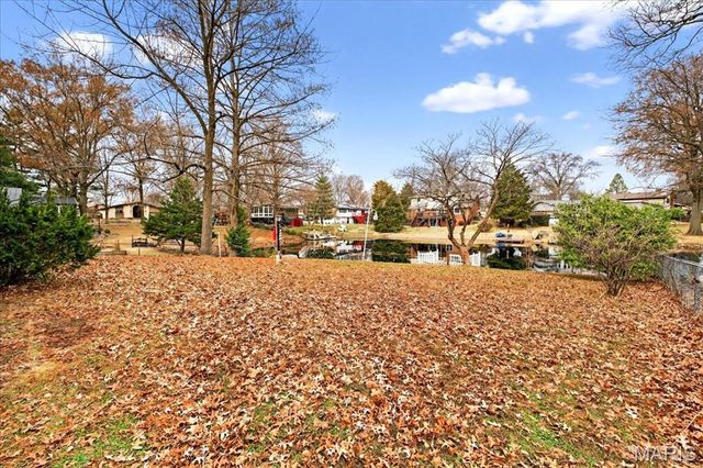 521 Leawood Drive, Swansea, IL 62226