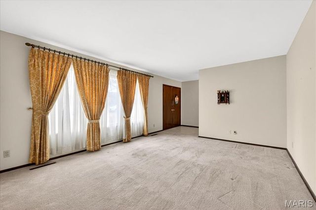 521 Leawood Drive, Swansea, IL 62226