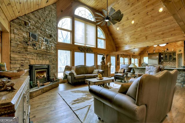 324 Cooper Creek Drive, Suches, GA 30572