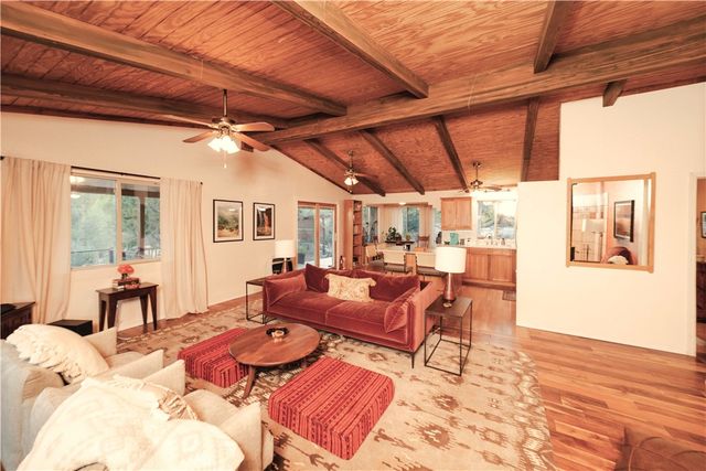 7270 N Pine Valley Drive, Hackberry, AZ 86411