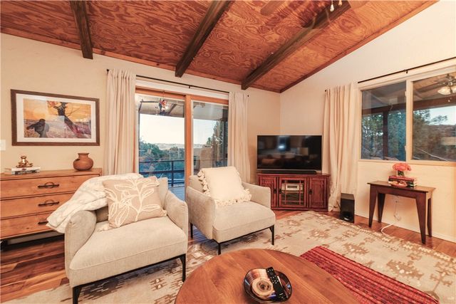 7270 N Pine Valley Drive, Hackberry, AZ 86411