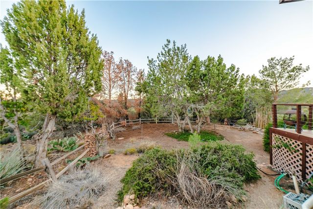 7270 N Pine Valley Drive, Hackberry, AZ 86411