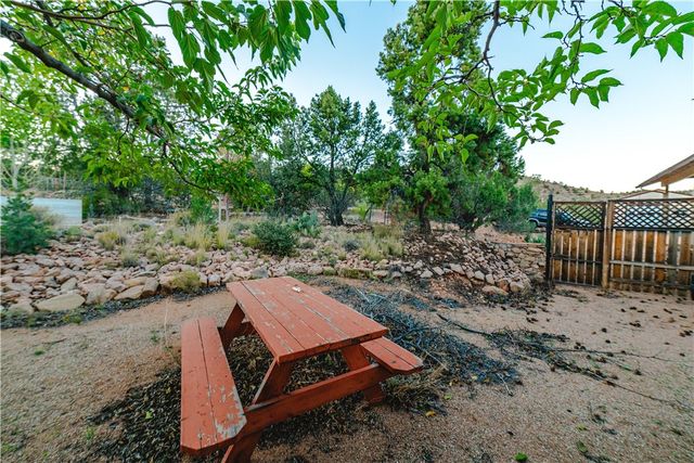 7270 N Pine Valley Drive, Hackberry, AZ 86411