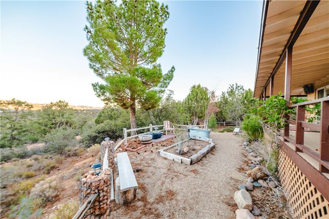 7270 N Pine Valley Drive, Hackberry, AZ 86411