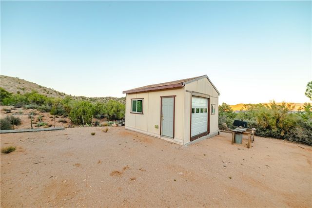 7270 N Pine Valley Drive, Hackberry, AZ 86411