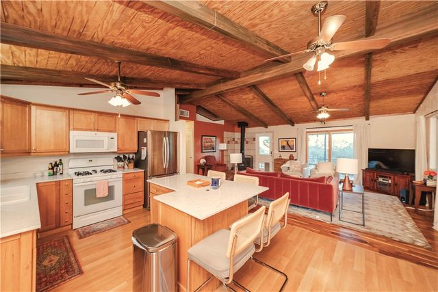 7270 N Pine Valley Drive, Hackberry, AZ 86411