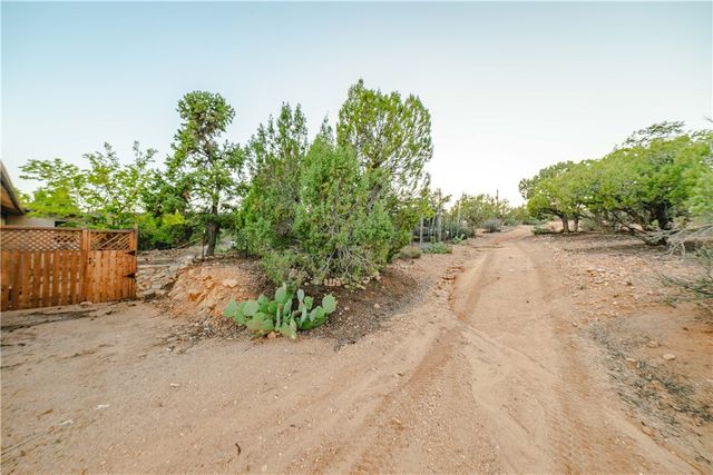 7270 N Pine Valley Drive, Hackberry, AZ 86411