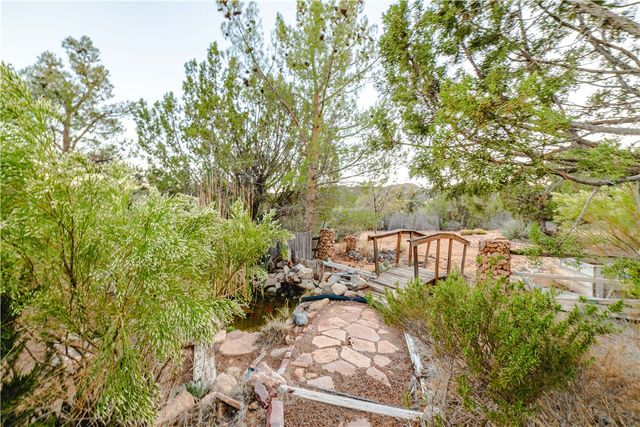7270 N Pine Valley Drive, Hackberry, AZ 86411
