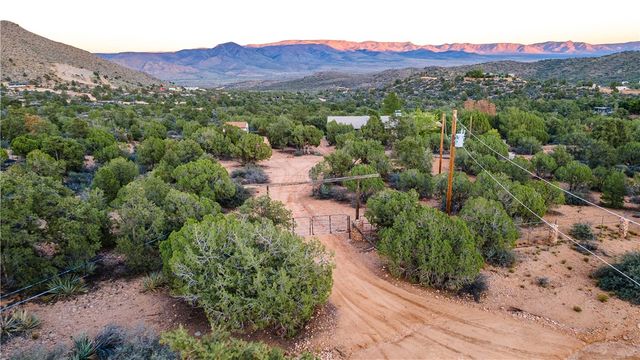 7270 N Pine Valley Drive, Hackberry, AZ 86411