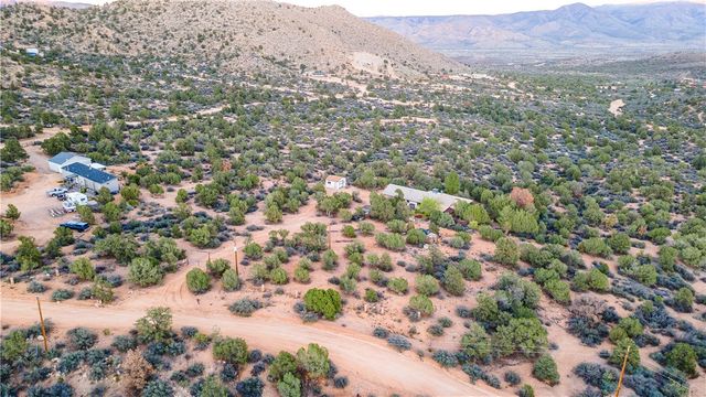 7270 N Pine Valley Drive, Hackberry, AZ 86411