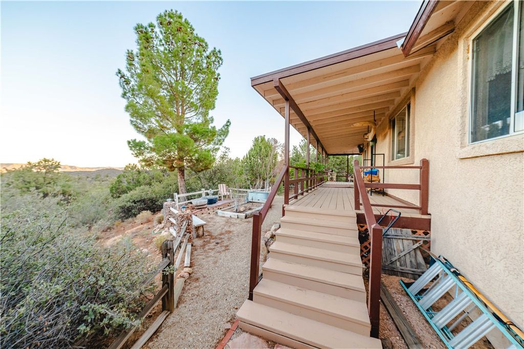 7270 N Pine Valley Drive, Hackberry, AZ 86411