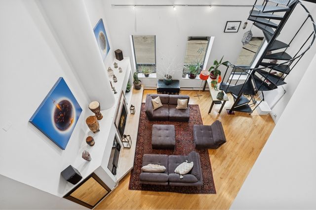 711 N MILWAUKEE Avenue 2, Chicago, IL 60642