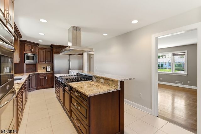 154 Mulberry Ln, Middlesex Boro, NJ 08846