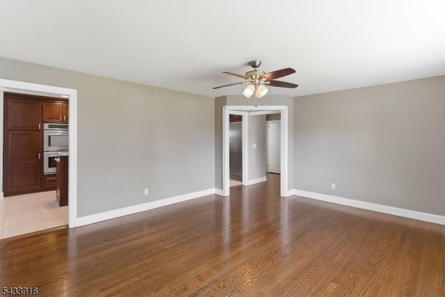 154 Mulberry Ln, Middlesex Boro, NJ 08846