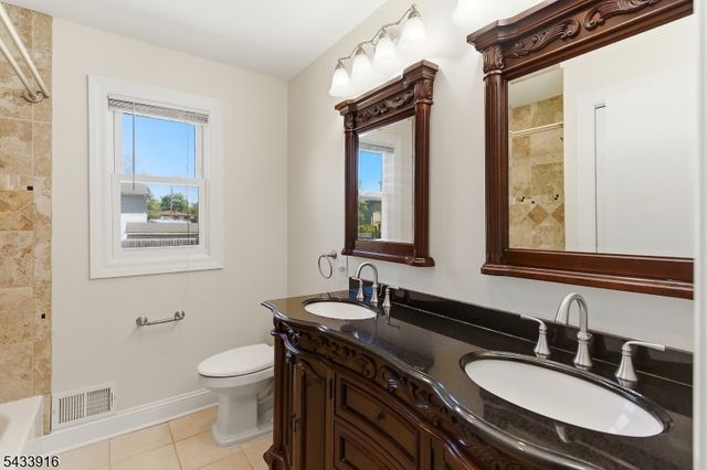154 Mulberry Ln, Middlesex Boro, NJ 08846