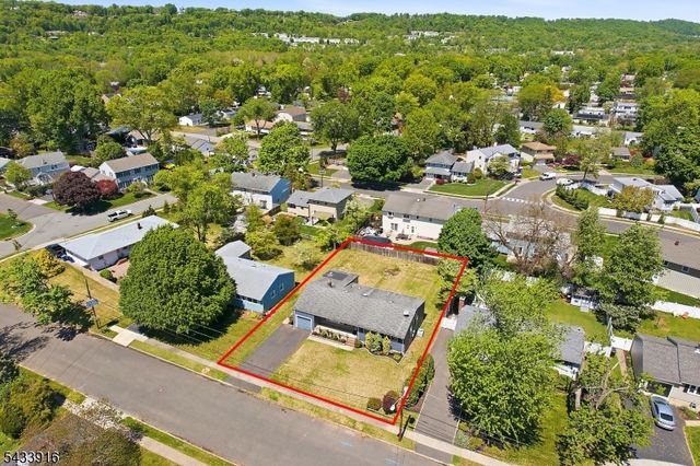 154 Mulberry Ln, Middlesex Boro, NJ 08846