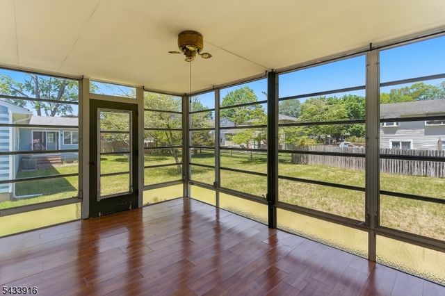 154 Mulberry Ln, Middlesex Boro, NJ 08846