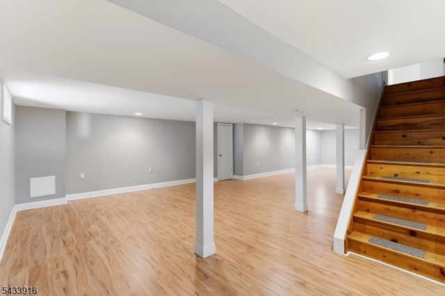 154 Mulberry Ln, Middlesex Boro, NJ 08846