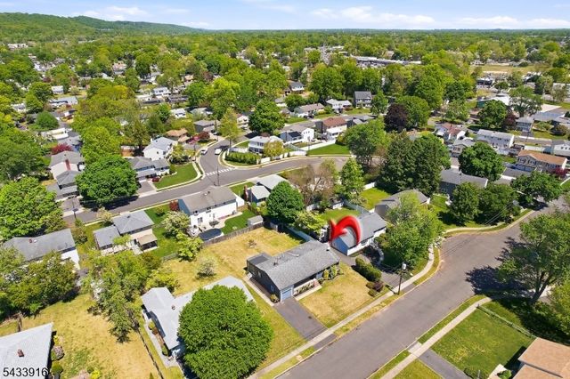 154 Mulberry Ln, Middlesex Boro, NJ 08846