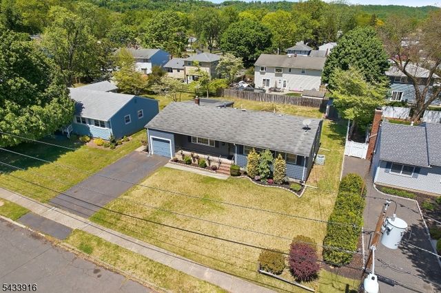 154 Mulberry Ln, Middlesex Boro, NJ 08846