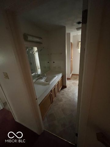 6270 S 800 E, Zionsville, IN 46077