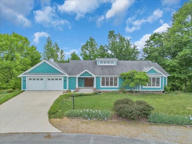 615 Seaton Dr, Smithville, TN 37166