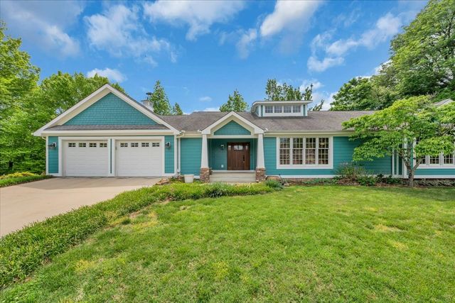 615 Seaton Dr, Smithville, TN 37166