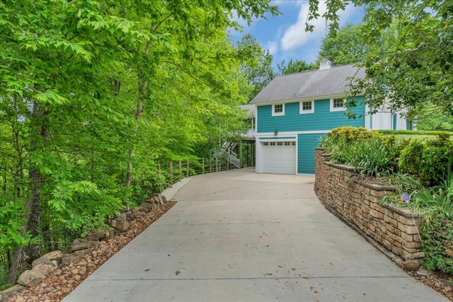 615 Seaton Dr, Smithville, TN 37166