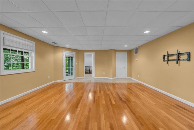 615 Seaton Dr, Smithville, TN 37166