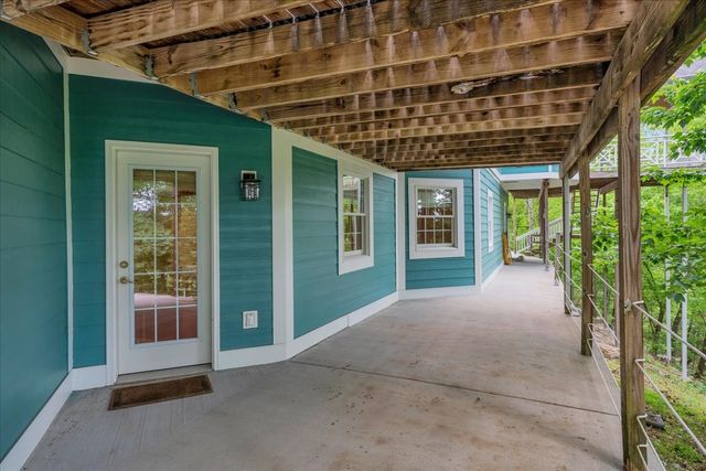 615 Seaton Dr, Smithville, TN 37166