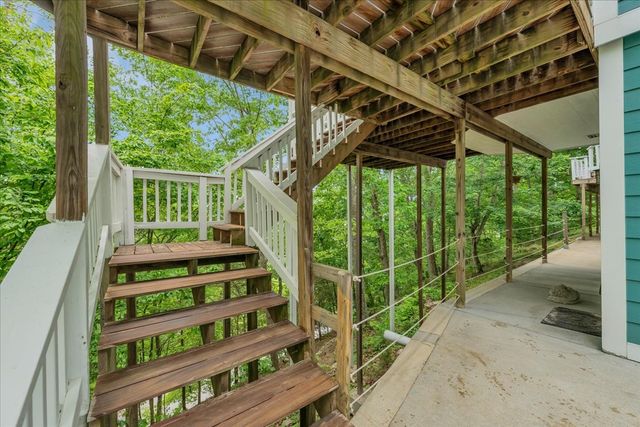 615 Seaton Dr, Smithville, TN 37166