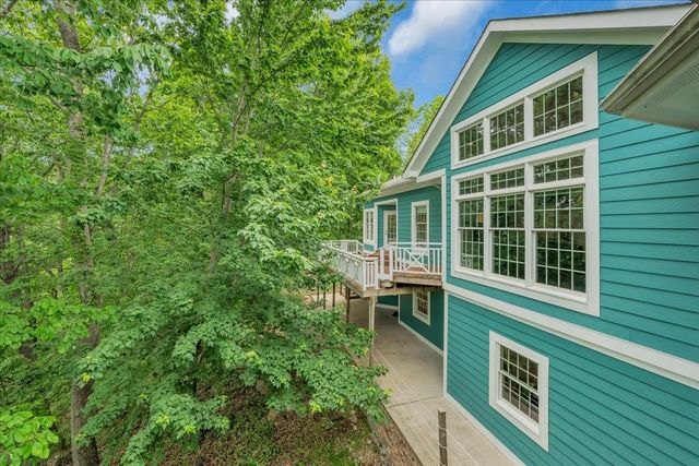 615 Seaton Dr, Smithville, TN 37166