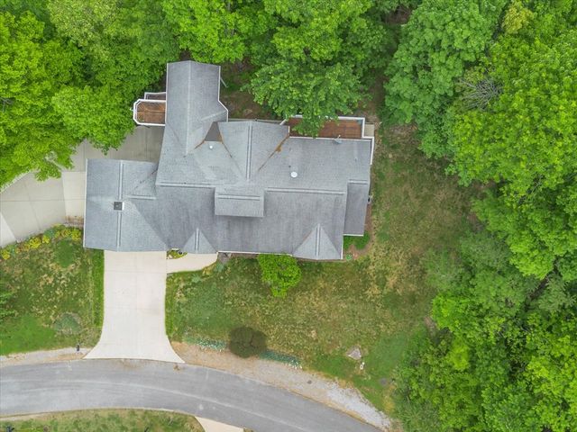 615 Seaton Dr, Smithville, TN 37166