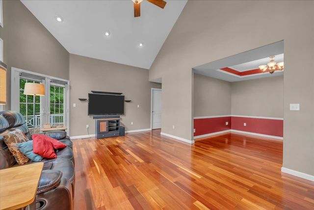 615 Seaton Dr, Smithville, TN 37166
