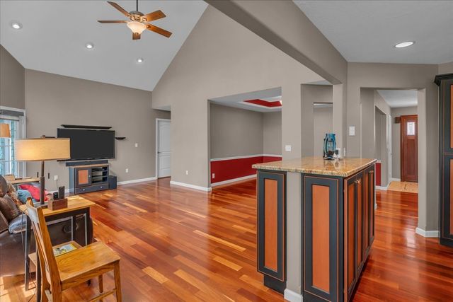 615 Seaton Dr, Smithville, TN 37166
