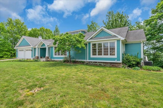 615 Seaton Dr, Smithville, TN 37166