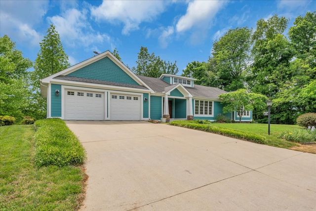 615 Seaton Dr, Smithville, TN 37166