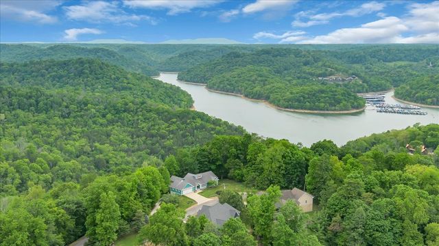 615 Seaton Dr, Smithville, TN 37166
