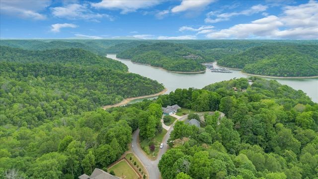 615 Seaton Dr, Smithville, TN 37166