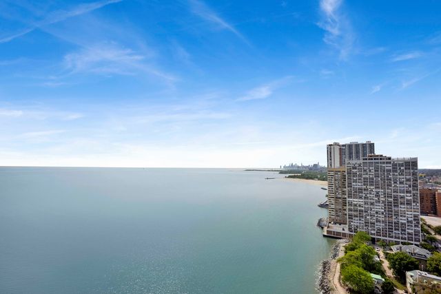 6301 N Sheridan Road 14L, Chicago, IL 60660