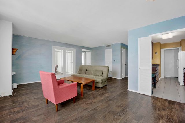 6301 N Sheridan Road 14L, Chicago, IL 60660