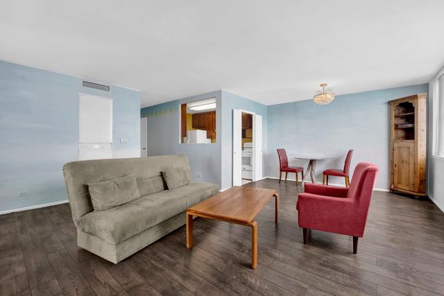 6301 N Sheridan Road 14L, Chicago, IL 60660