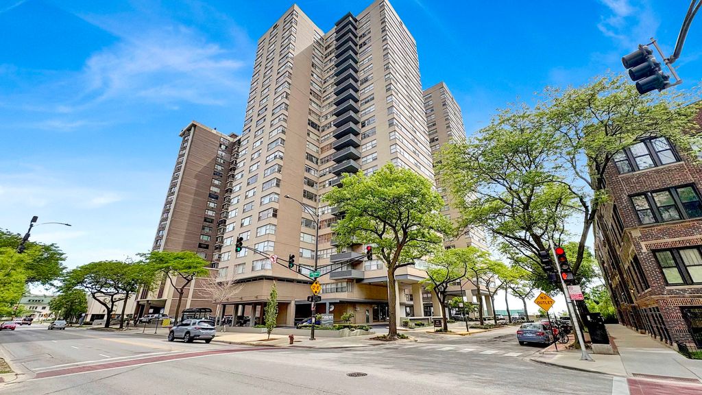 6301 N Sheridan Road 14L, Chicago, IL 60660