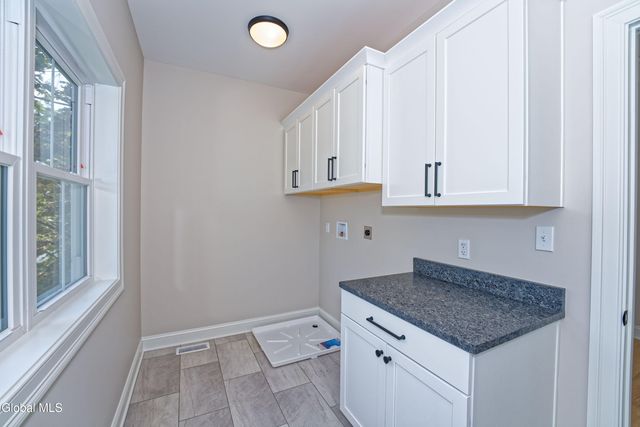 295 Jefferson Street, Saratoga Springs, Inside, NY 12866