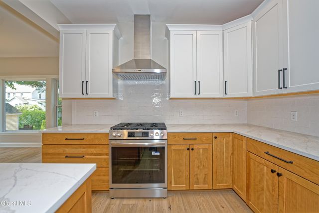 295 Jefferson Street, Saratoga Springs, Inside, NY 12866