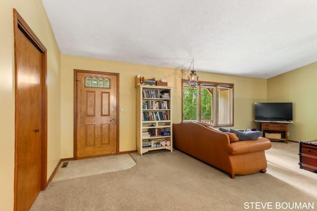 5915 141st Avenue, Fillmore Twp, MI 49423