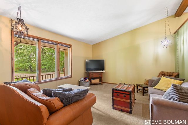 5915 141st Avenue, Fillmore Twp, MI 49423
