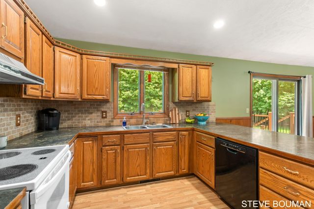 5915 141st Avenue, Fillmore Twp, MI 49423